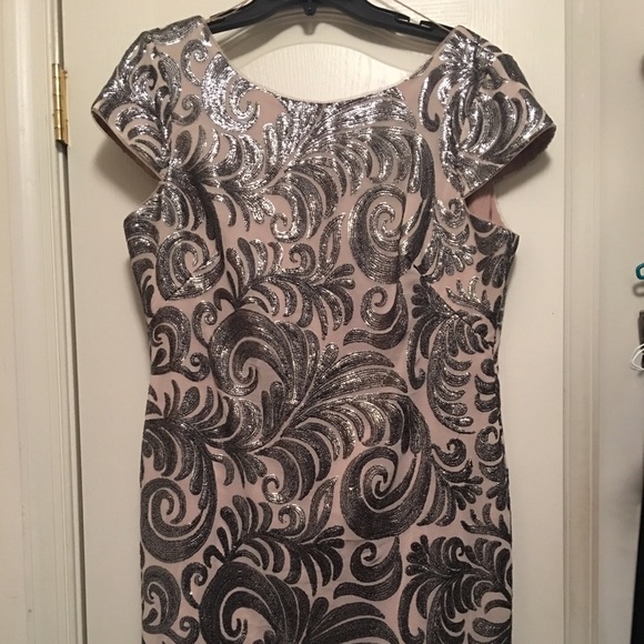 Dress - Picture 1 of 3